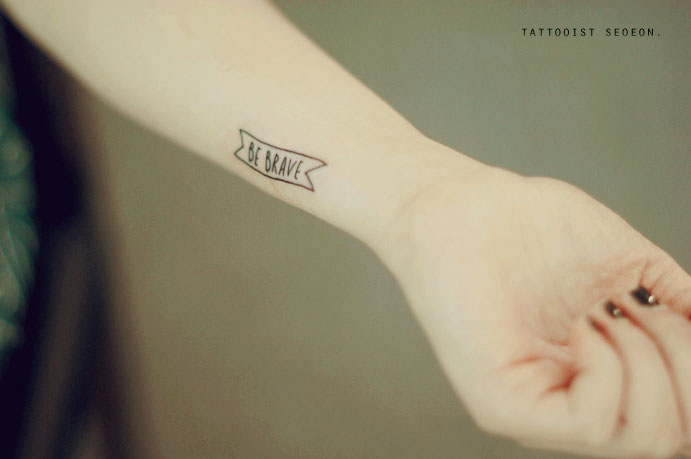 татуировки на руке с переводом
